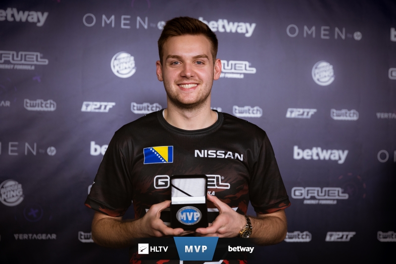 红军已与里 红军已与里